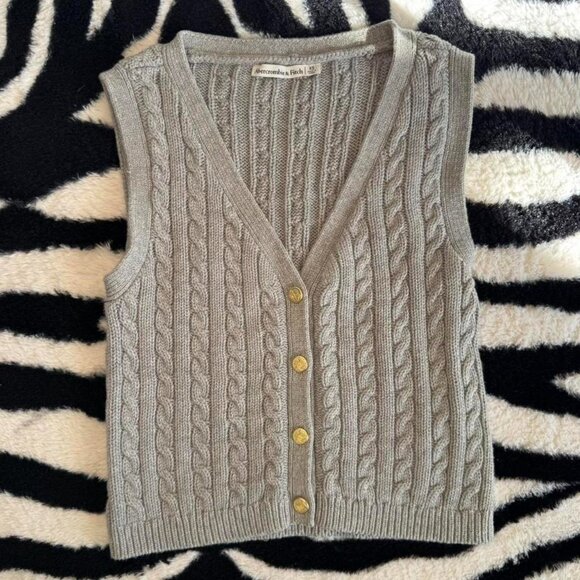 ABERCROMBIE & FITCH | Mara Cable Button-Up Sweater Vest – Grey, XS - Picture 2 of 4